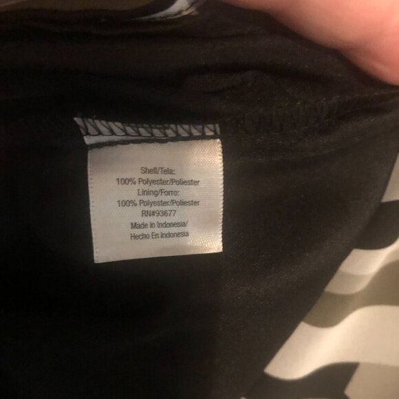 a.n.a XL black, gray, and white long sleeve cinched wrist lined blouse - Picture 7 of 7